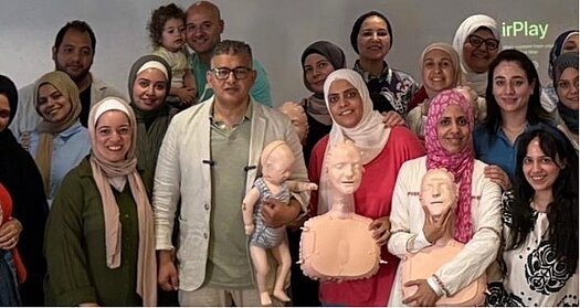 Dr. Shady Aboelez, Direktor von EGEDA Main eine Trainingsveranstaltung zum Thema Laienreanimation an, die sich insbesondere an Frauen richtete. 